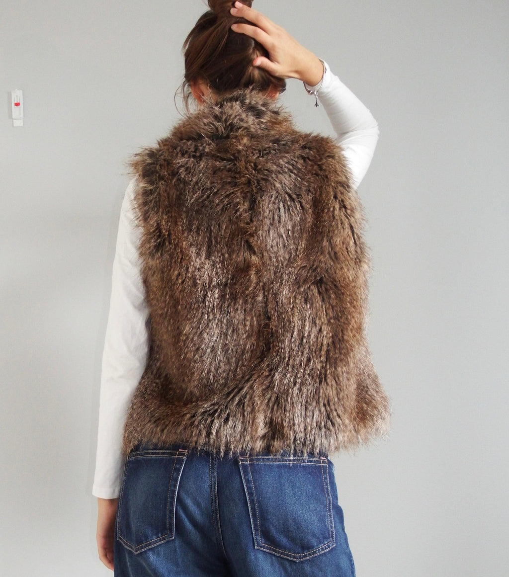 FUR VEST